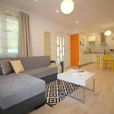 Lavanda 1 By Interhome Vikendica